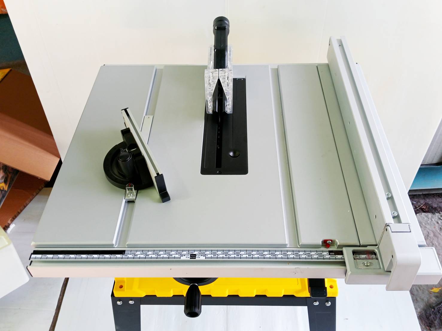 โต๊ะแท่นเลื่อย10" SST2001-B1 STANLEY