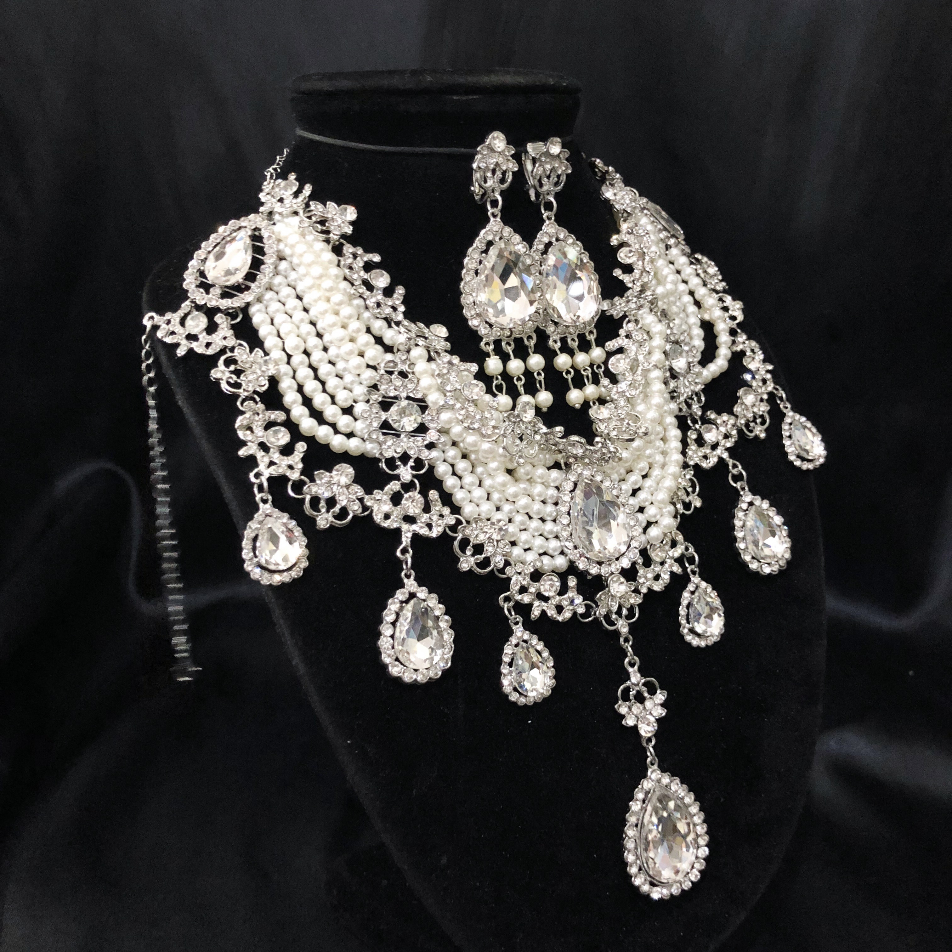 (พร้อมส่ง) สร้อยคอไข่มุก+ต่างหู 089 (หนีบ) สีเงิน