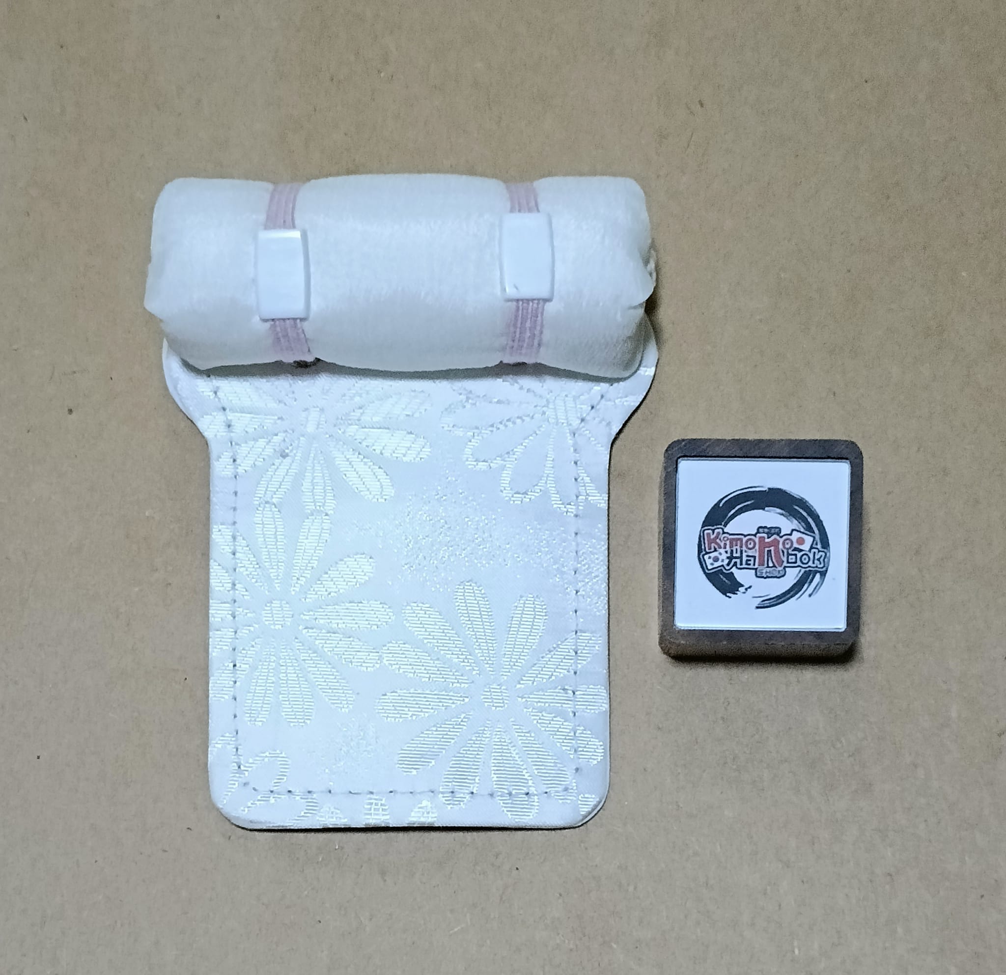 อุปกรณ์ใช้ในการผูกโอบิ01