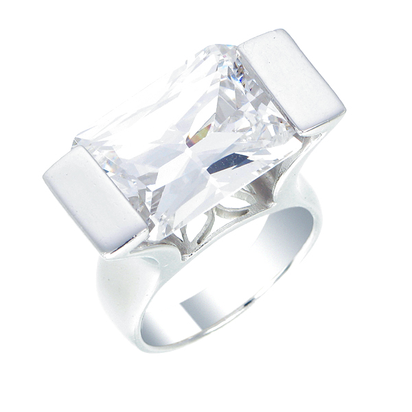 แหวนเงิน ประดับเพชร CZ แหวนเพชรทรงสี่เหลี่ยม ดีไซน์เก๋หรูดูดี มีเอกลักษณ์มาก งานออกแบบโดดเด่นไม่เหมือนใคร เมื่อสวมใส่แล้วรับรองว่าเริ่ดเชิดทุกเวลา