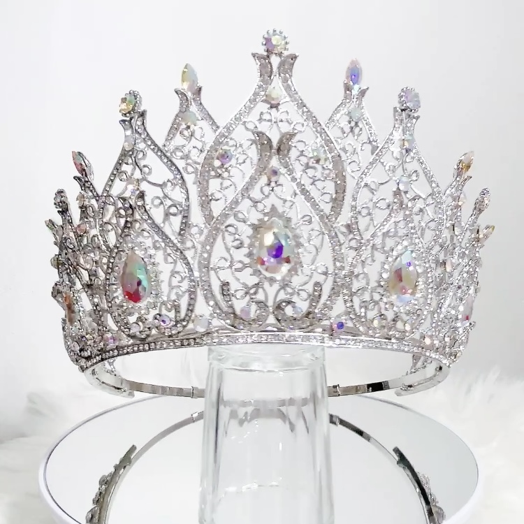 (พร้อมส่งจากไทย) มงกุฏ 115 สีรุ้ง มงกุฎนางงาม มงกุฎเพชร มงกุฎประกวด สวยงามอลังการ ฐานมงวงกลมปรับได้ สินค้าพร้อมส่ง ไม่ต้องรอนาน งานพรีเมี่ยม