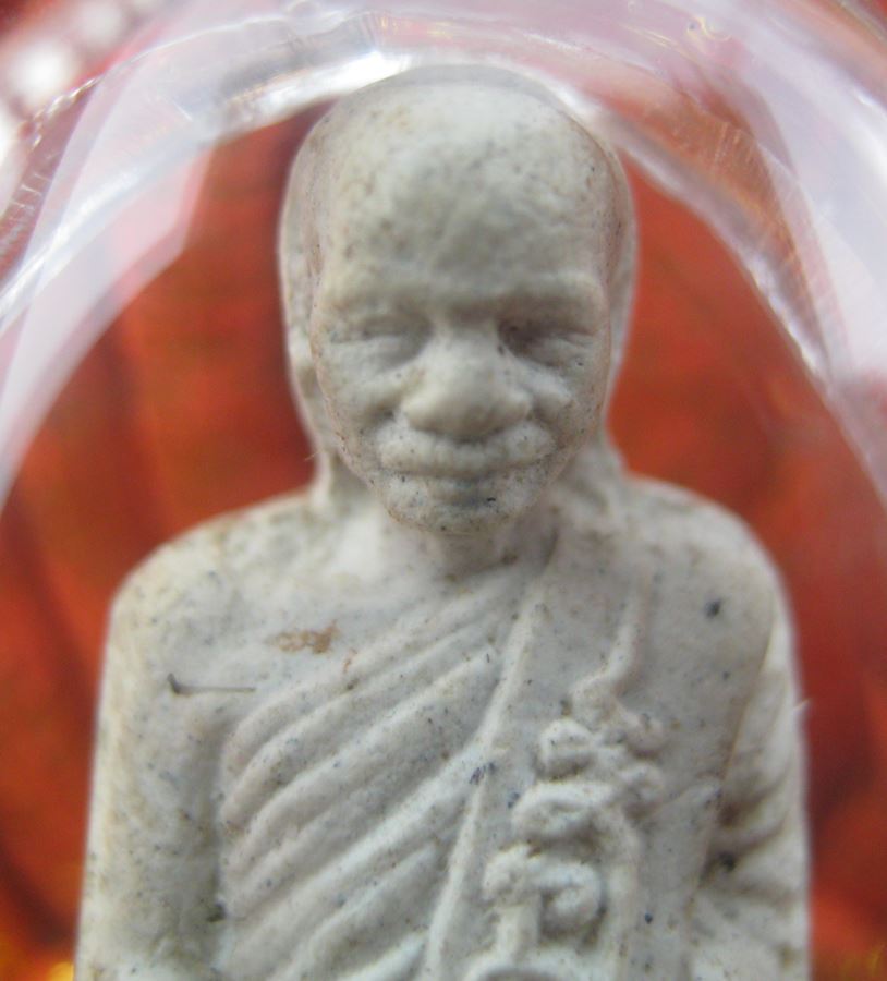 รูปหล่อเนื้อผงพุทธคุณรุ่นแรก หลวงพ่อกิตติศักดิ์ กิตติสาโร วัดป่าหนองหลุบ จ.ขอนแก่น เลี่ยมพร้อมใช้