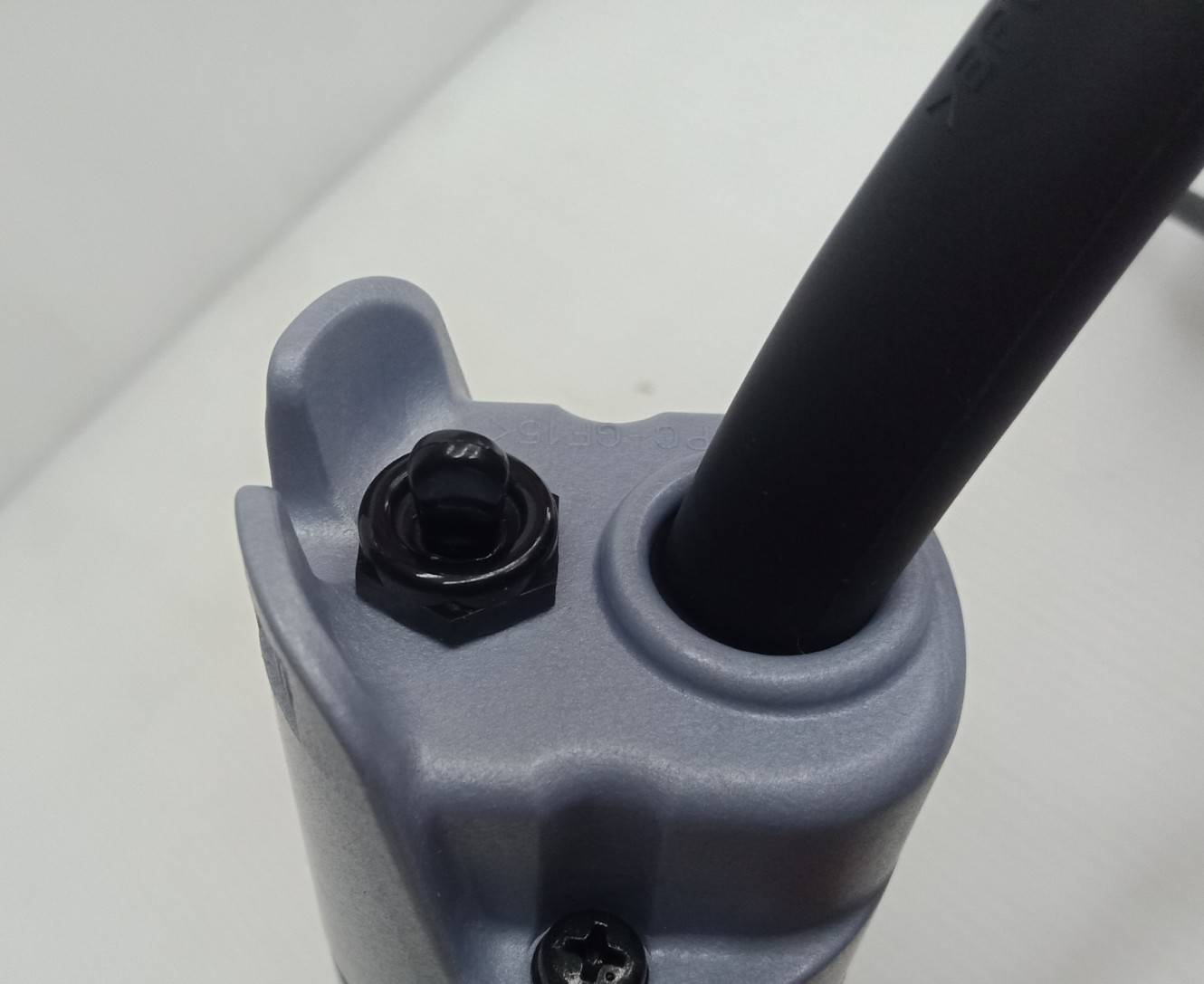 MAKITA 9500NB เครื่องเจียร์ 4″ (100 มิล) 570 วัตต์ Made in Japan