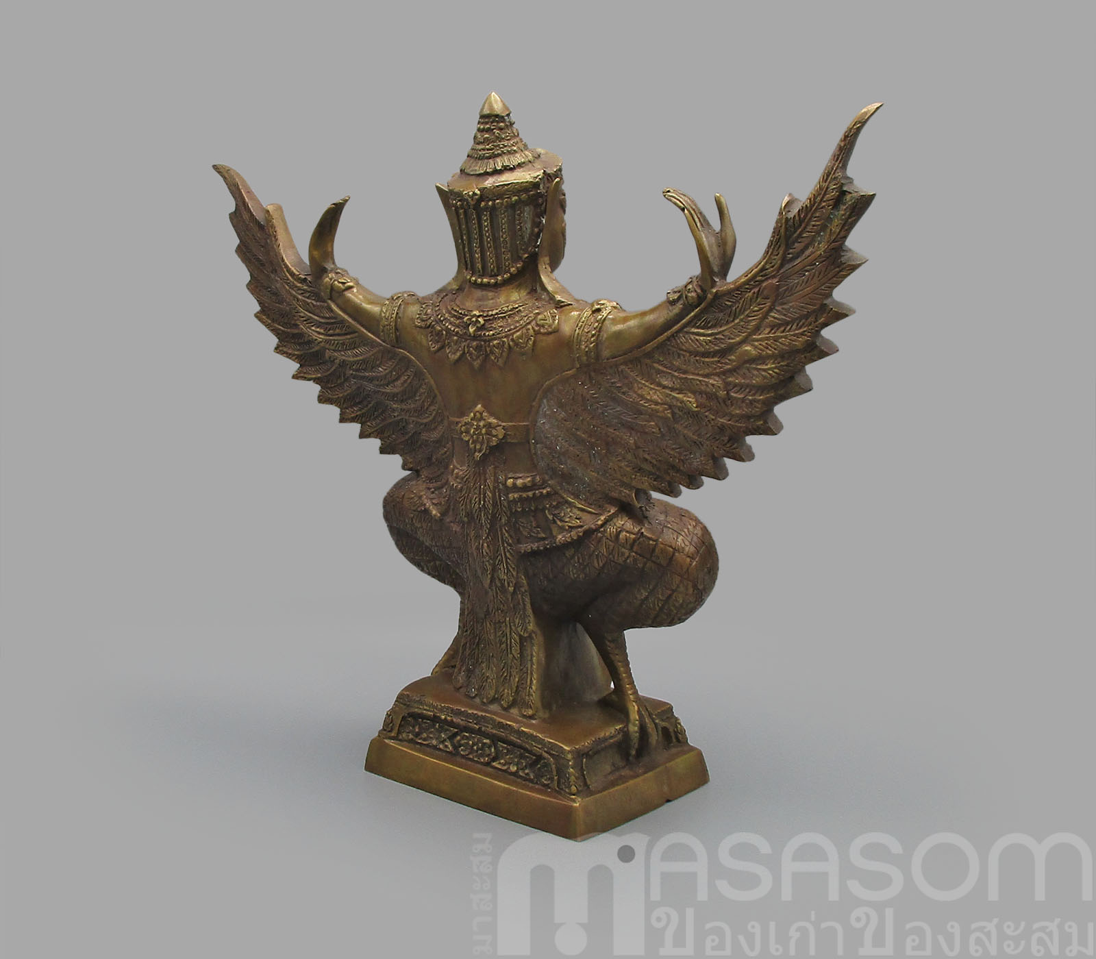 พญาครุฑทองเหลืองลงหิน