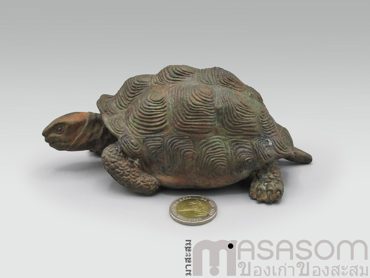 เต่าทองเหลืองรูปปั้น