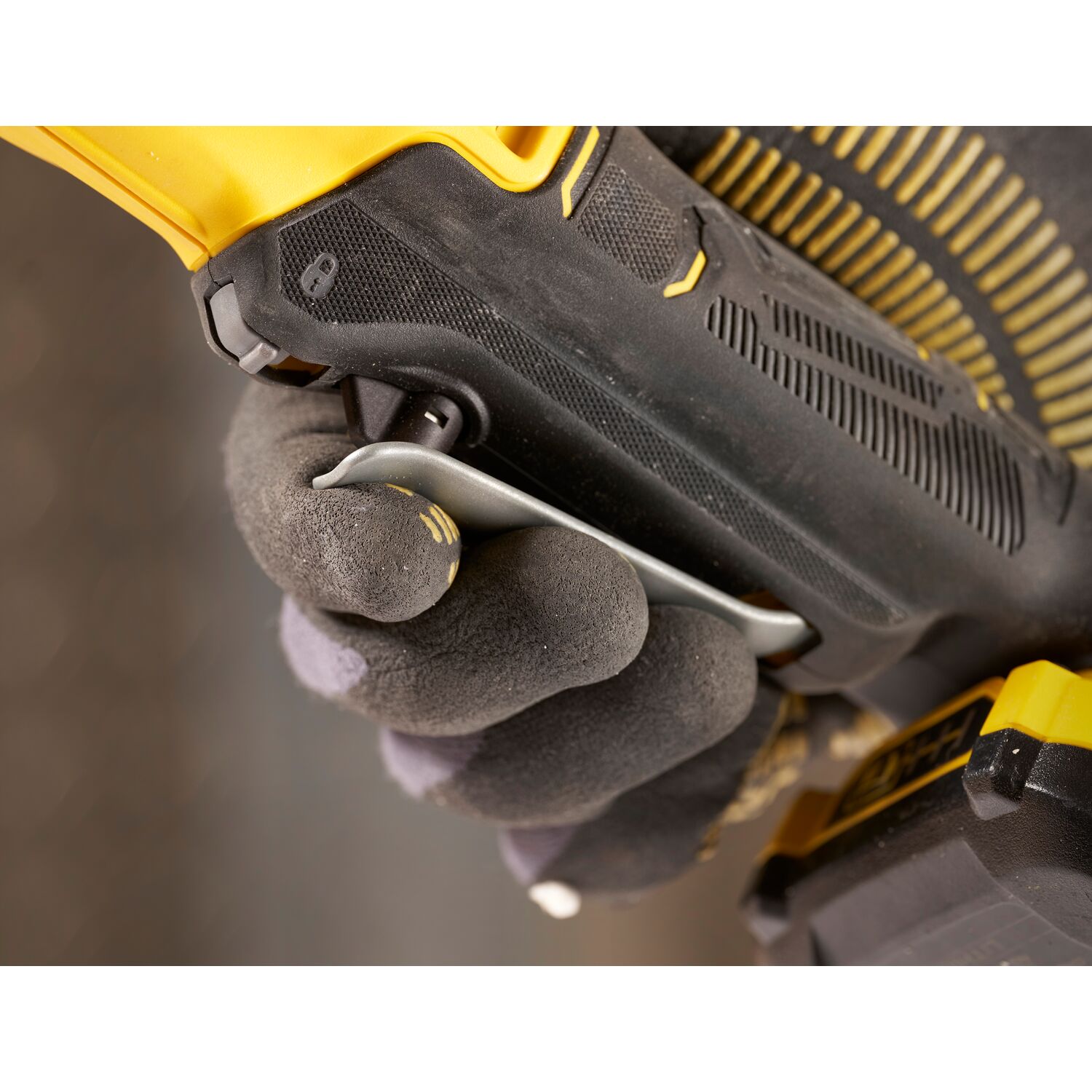 ประแจบล็อคไร้สาย3/8นิ้ว 20V SCW930 STANLEY