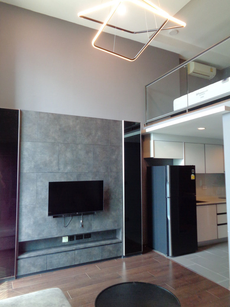 🚩 H1287 ขายขาดทุน คอนโด ซี เอกมัย 44ตารางเมตร Duplex (2ชั้น) อยู่ชั้น42 ใกล้ถนนเพชรบุรีเพียง 100 เมตร ห้องสวย พร้อมอยู่