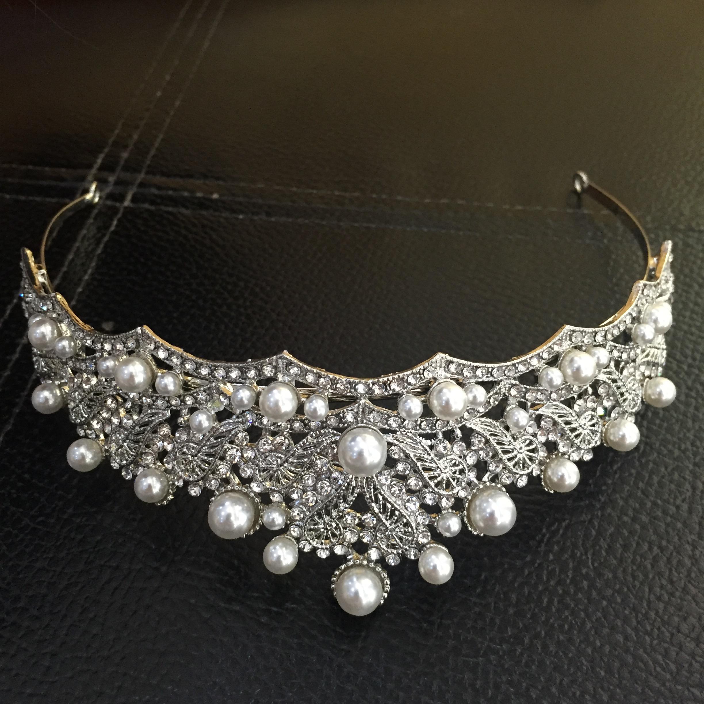 (พร้อมส่ง) เทียร่า 147 มุก