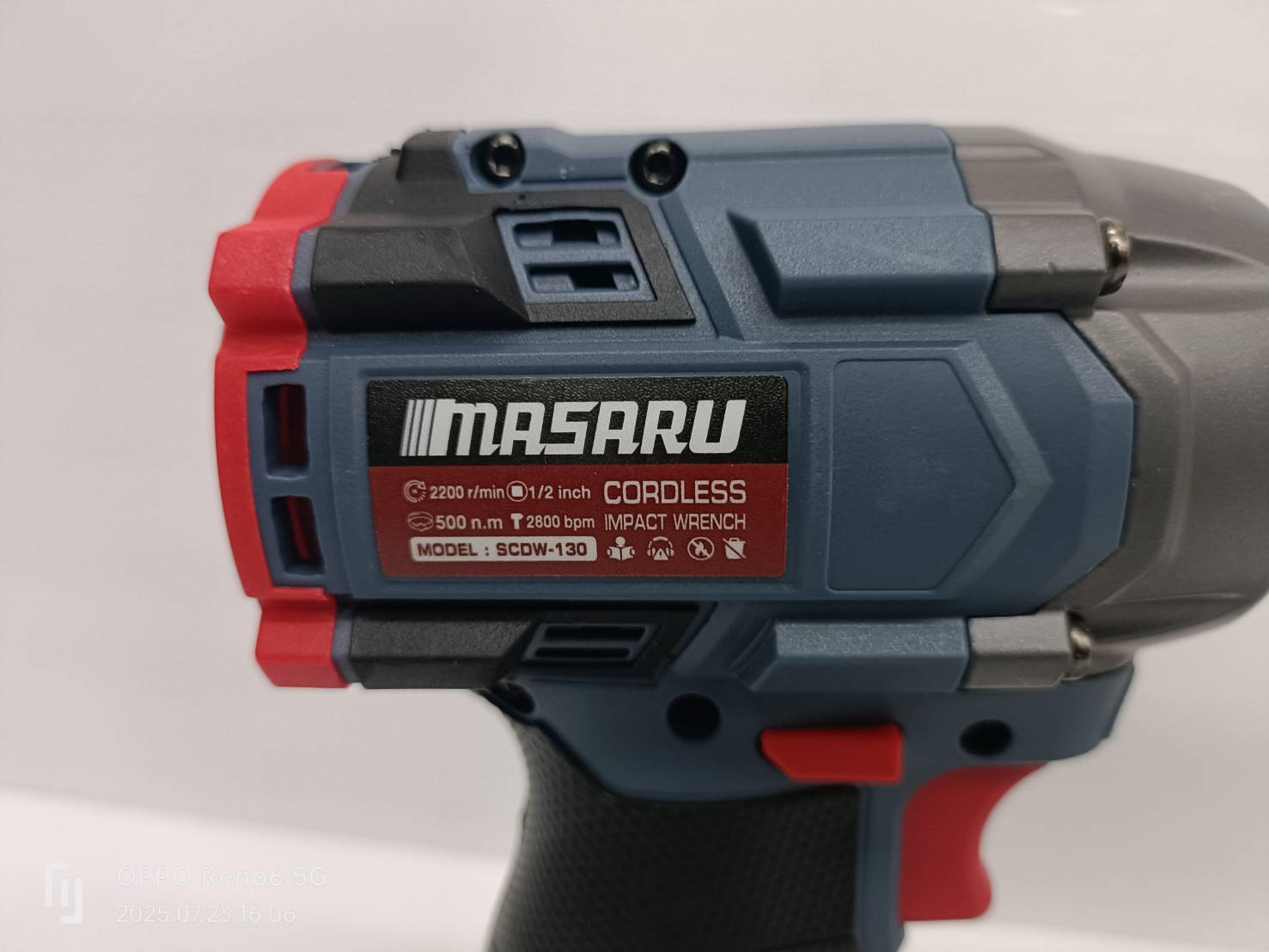 ชุดเซ็ตสว่านไขควงและบล็อกไร้สาย 20V SCCG-100