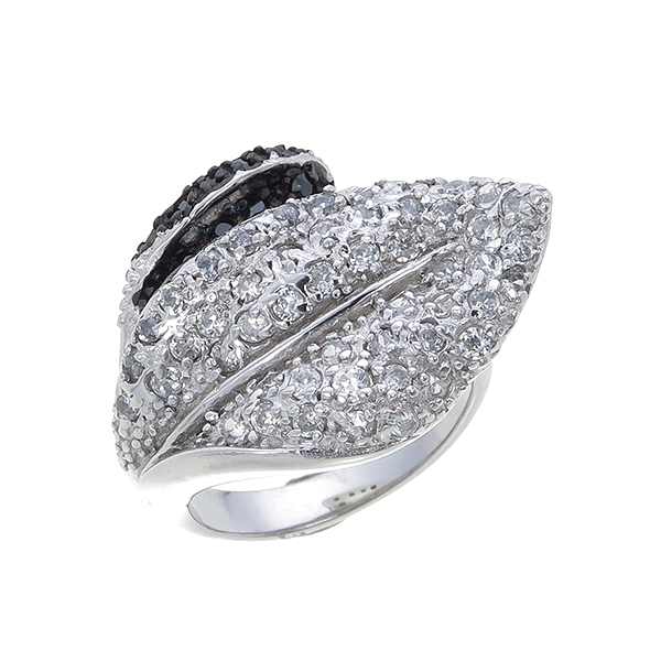 แหวนเพชร ตัวเรือนเงินแท้100% (เงินแท้92.5%) ประดับ เพชรCZ แหวนทรงใบไม้ฝังเพชรกลมขาว เพิ่มความเก๋ตรงก้านไข้วฝังเพชรกลมดำ สวยเก๋และมีสไตล์รับรองไม่ซ้ำใครแน่นอน