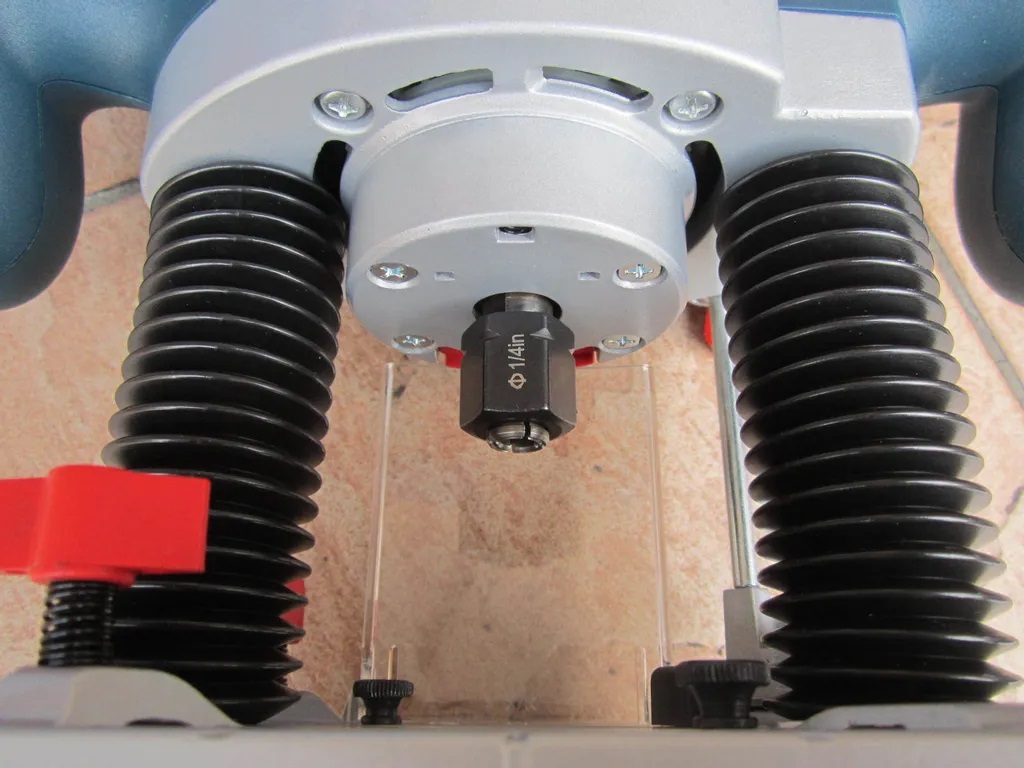 เร้าเตอร์1/4 GOF130 BOSCH