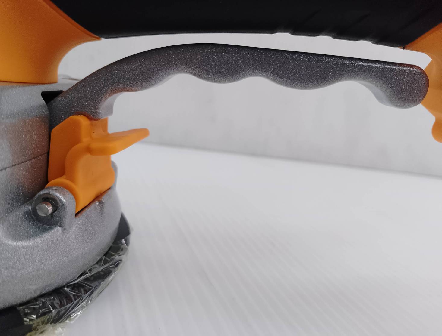 เครื่องสั่นกระเบื้องไร้สาย5“ 20V CTVLI2010 เครื่องเปล่า INGCO