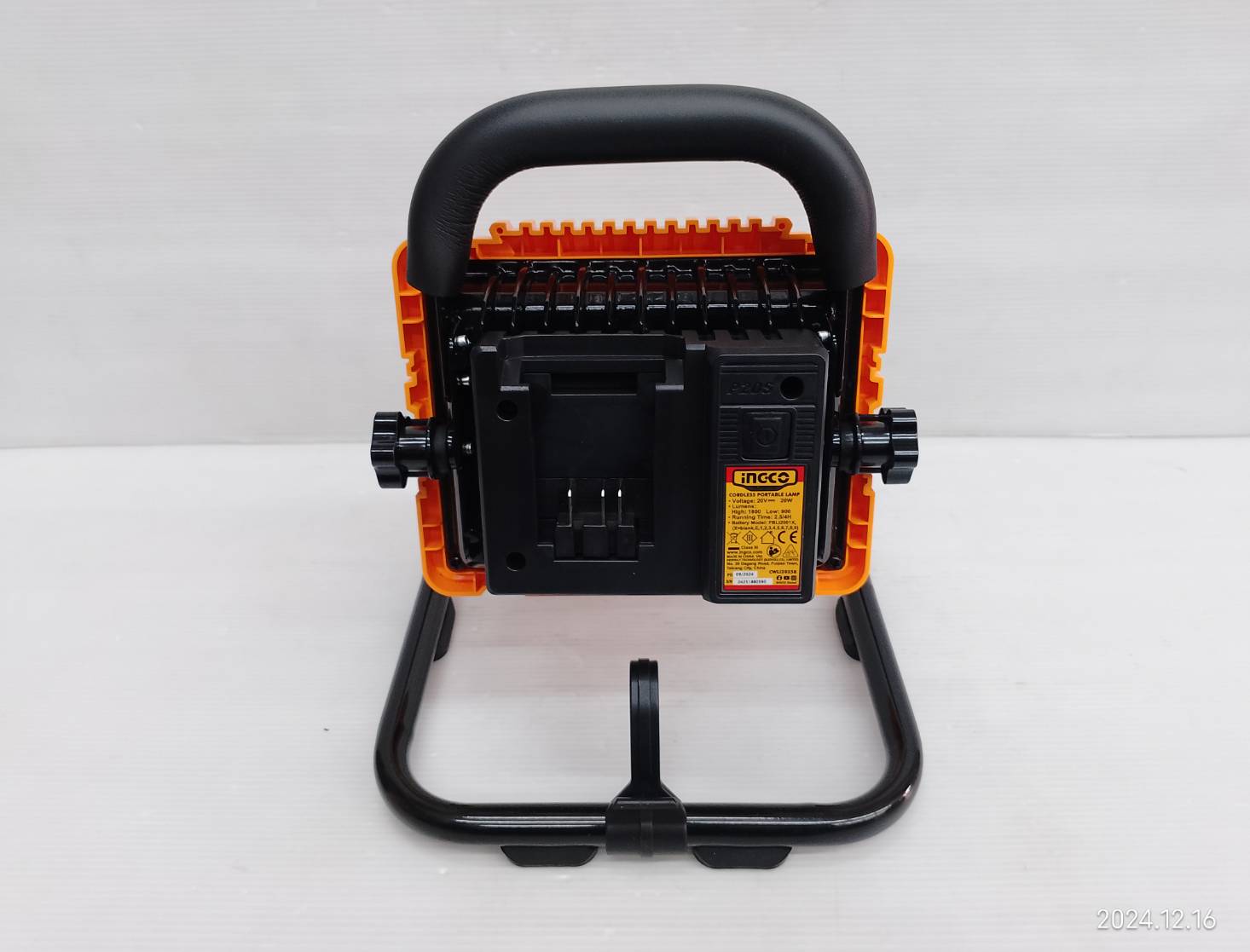 INGCO ไฟฉายตั้งโต๊ะ20V CWLI20258 ครบชุด