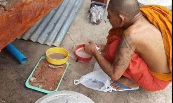 พระขุนแผนเนื้อผง ยุคแรก อุดกริ่ง หลวงปู่มหาศิลา สิริจันโท ออกวัดธาตุประดับ จ.ร้อยเอ็ด สุดยอดของดียุคแรกของหลวงปู่