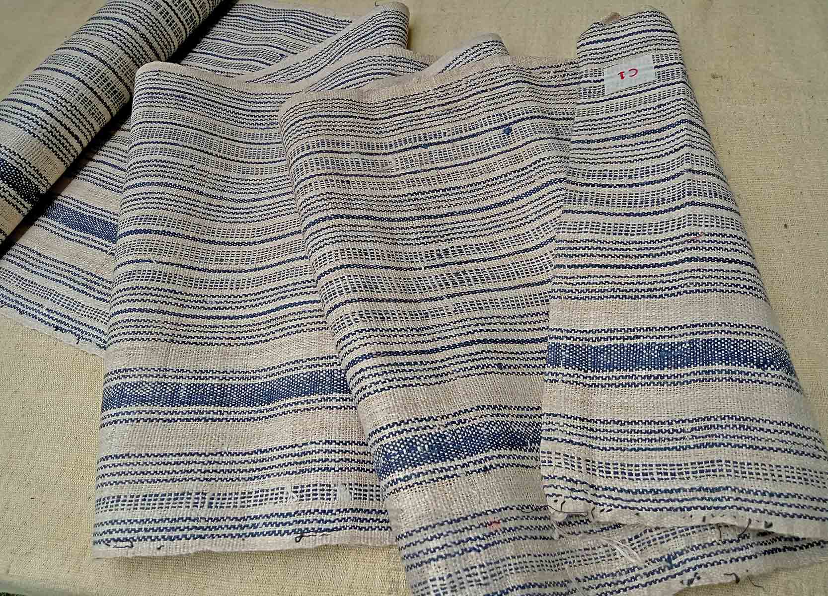 ผ้าใยกัญชงทอมือ