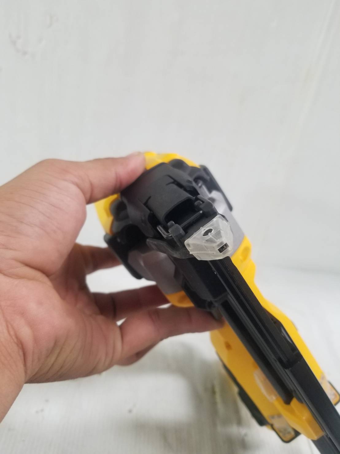 เครื่องยิงตะปู20V DCN623B DEWALT (ตะปูPIN)