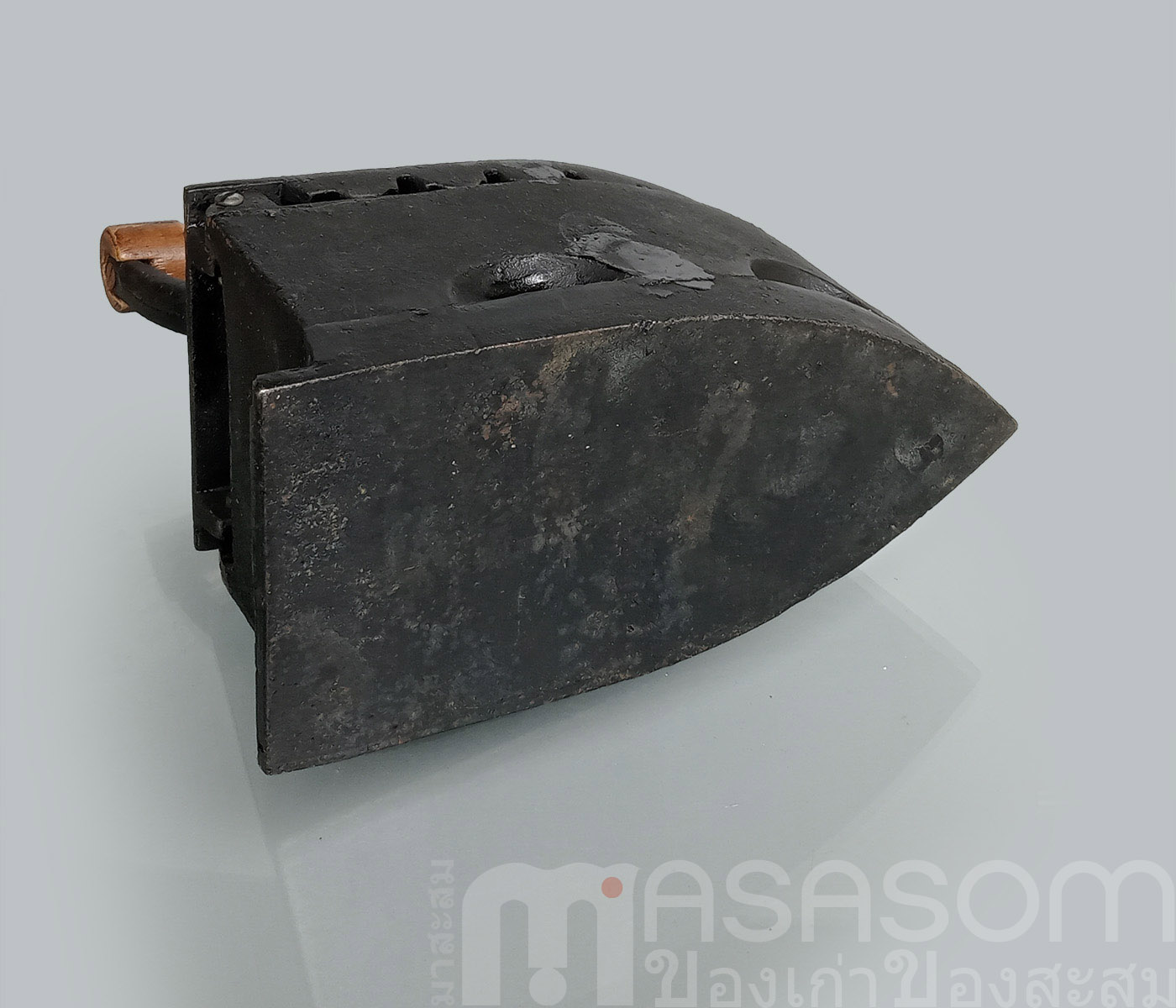 เตารีดหัวไก่เหล็กหล่อเก่ายุโรป