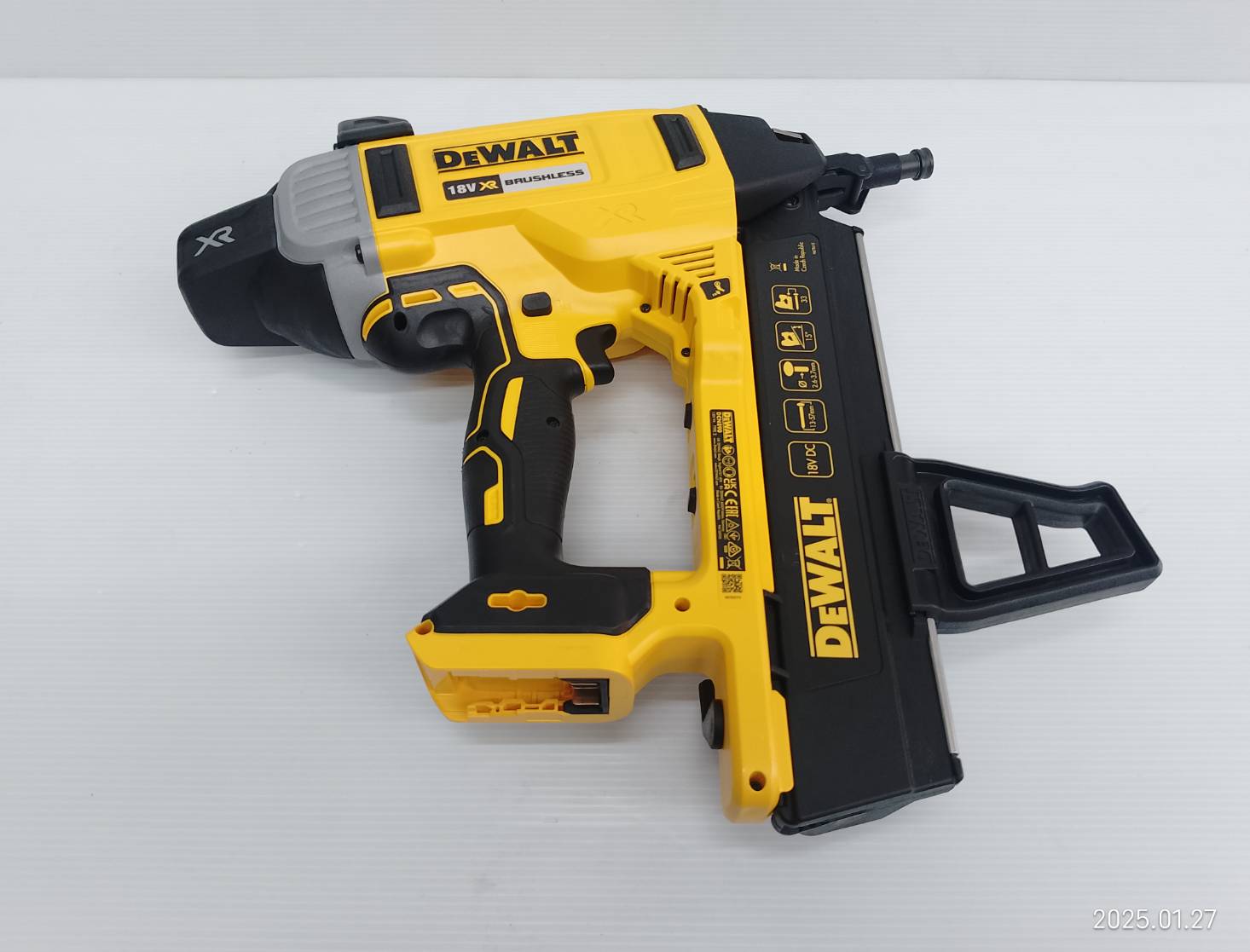 เครื่องยิงปืนลมไร้สาย20V DCN890N-XJ DEWALT