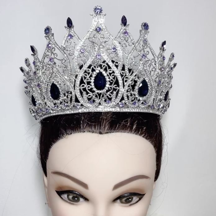 (พร้อมส่งจากไทย) มงกุฏ 115 สีม่วง มงกุฎนางงาม มงกุฎเพชร มงกุฎประกวด สวยงามอลังการ ฐานมงวงกลมปรับได้ สินค้าพร้อมส่ง ไม่ต้องรอนาน งานพรีเมี่ยม