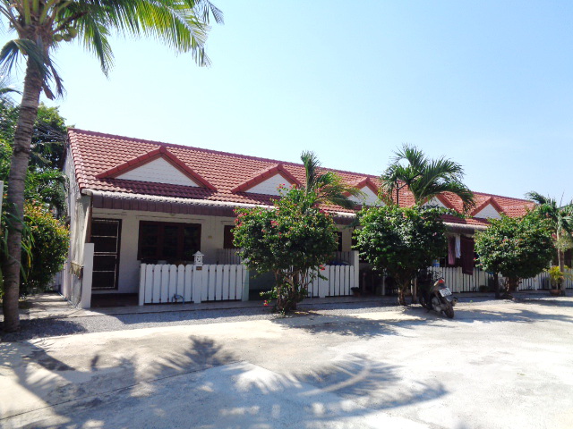 H1140 ขายด่วน ที่ดินพร้อมรีสอร์ท 328.4 ตร.วา ซอยหัวดอน4 ตำบลหนองแก อำเภอหัวหิน ประจวบคีรีขันธ์ ใกล้เขาตะเกียบ ห่างชายหาด 1 กม.