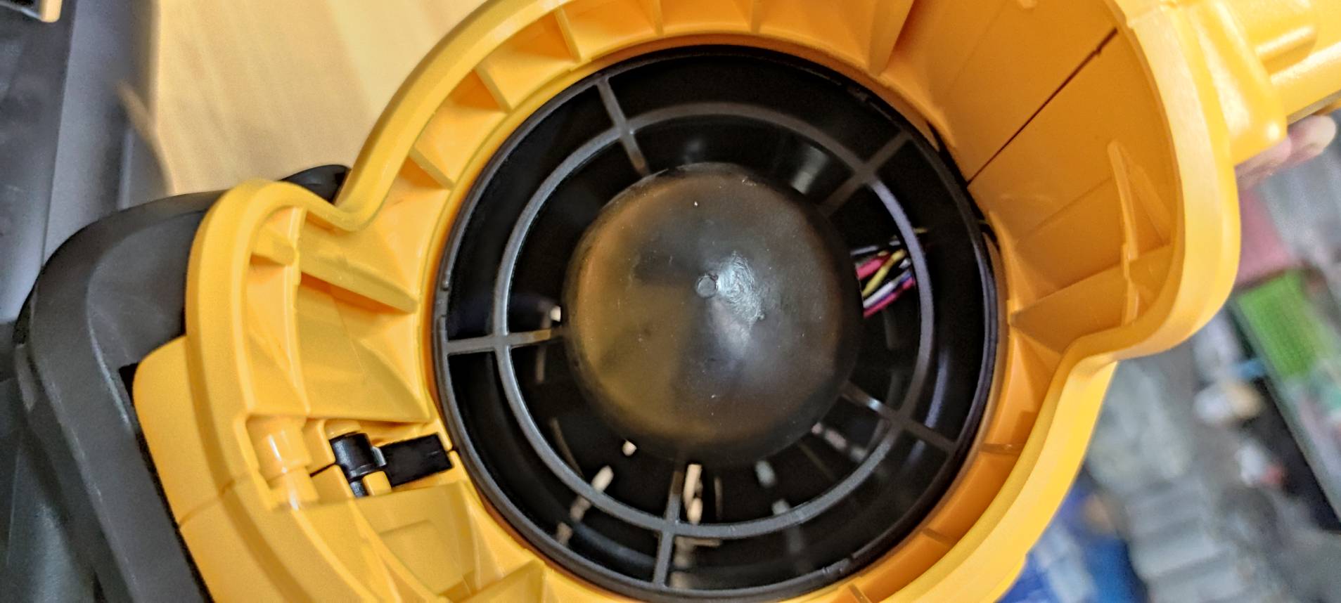 เครื่องเป่าลมไร้สาย 20V รุ่น DCMBL562N DEWALT