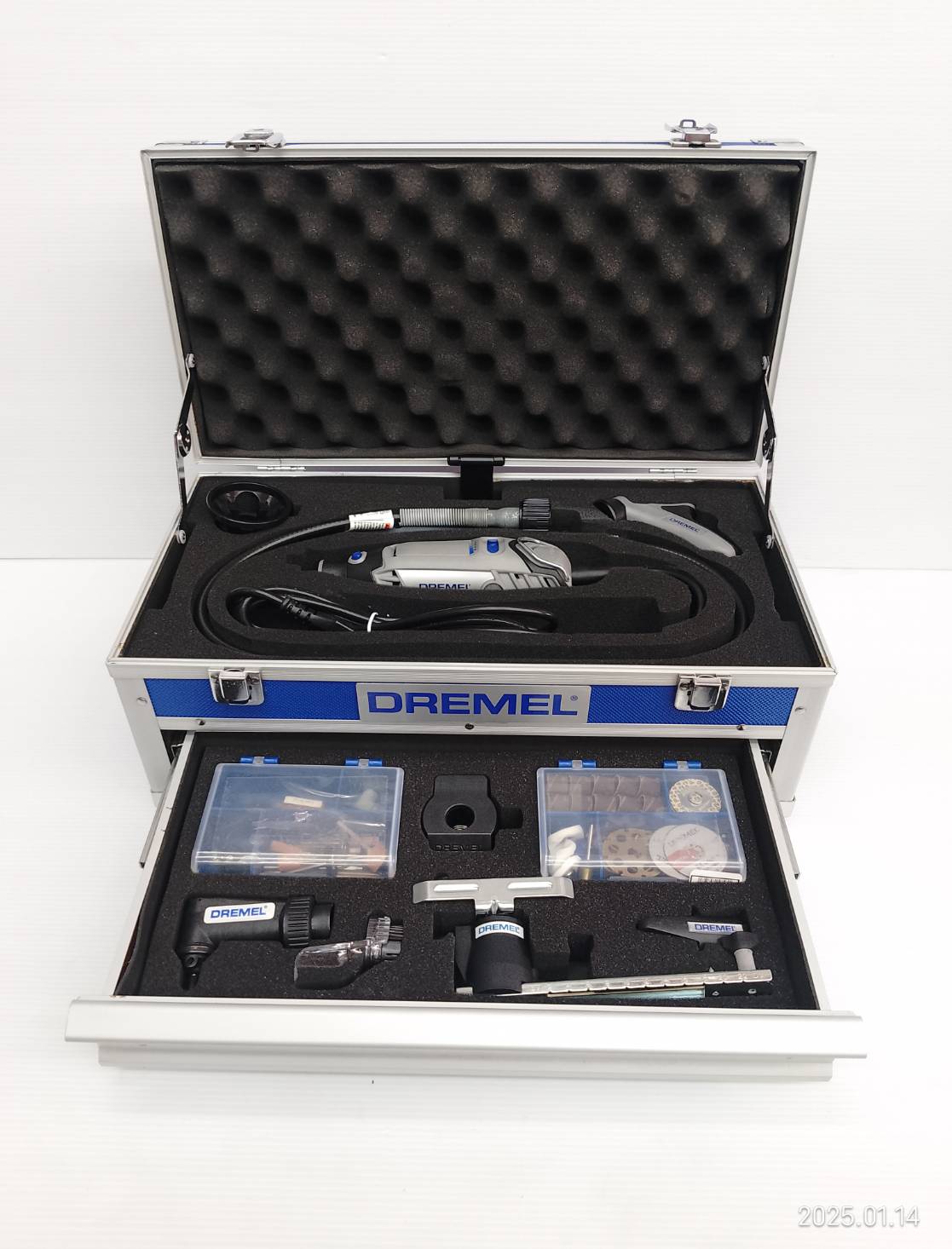 เครื่องเจียรมือ รุ่น 3000-8/64 พร้อมอุปกรณ์เสริม 64 ชิ้น DREMEL