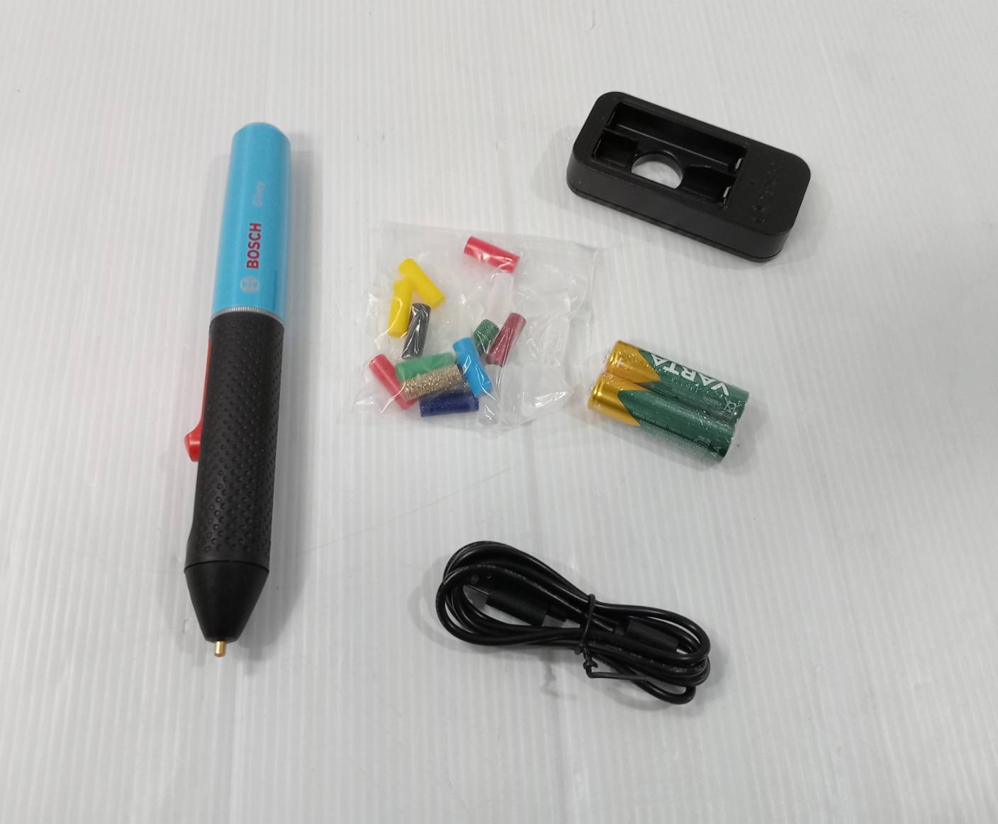 ปากกายิงกาวร้อนไร้สาย Gluey BOSCH สีฟ้า Lagoon