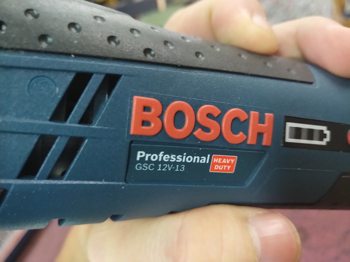 กรรไกรตัดโลหะไร้สาย GSC12V-13 BOSCH SOLO