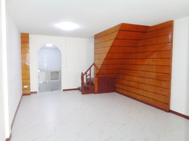 🚩H1254 ขายทาวน์เฮ้าส์ 16 ตารางวา หมู่บ้านเสนาวิลล่า2 ซอยคู้บอน27 แยก50 รีโนเวทใหม่ทั้งหลัง เดินทางสะดวก ใกล้แหล่งชุมชน