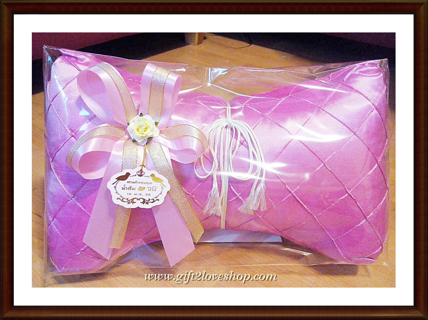 หมอนใบชา สามเหลี่ยมใหญ่ สูง 8 นิ้ว กว้าง 14 นิ้ว