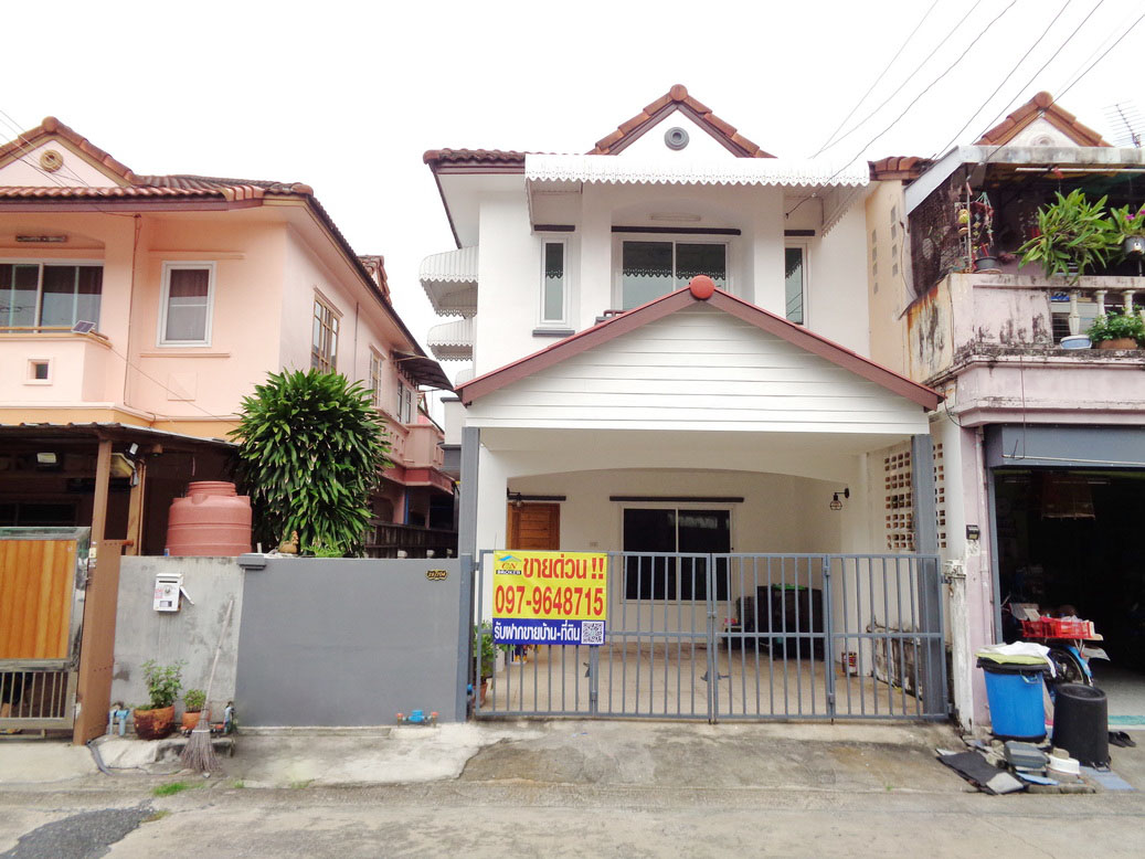 🚩 H1282 ขายทาวน์เฮ้าส์ รีโนเวท 26.1 ตารางวา หมู่บ้านเคซี รามอินทรา1 ซอยหทัยราษฎร์39 ใกล้สวนสัตว์เปิดซาฟารีเวิลด์ ใกล้วัดแป้นทอง 2.25 ล้าน ฟรีค่าโอน