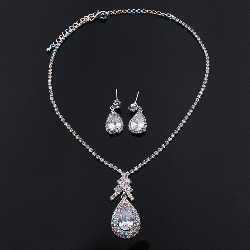 (พร้อมส่ง) สร้อยคอเพชร+ต่างหู 032 (เข็ม)