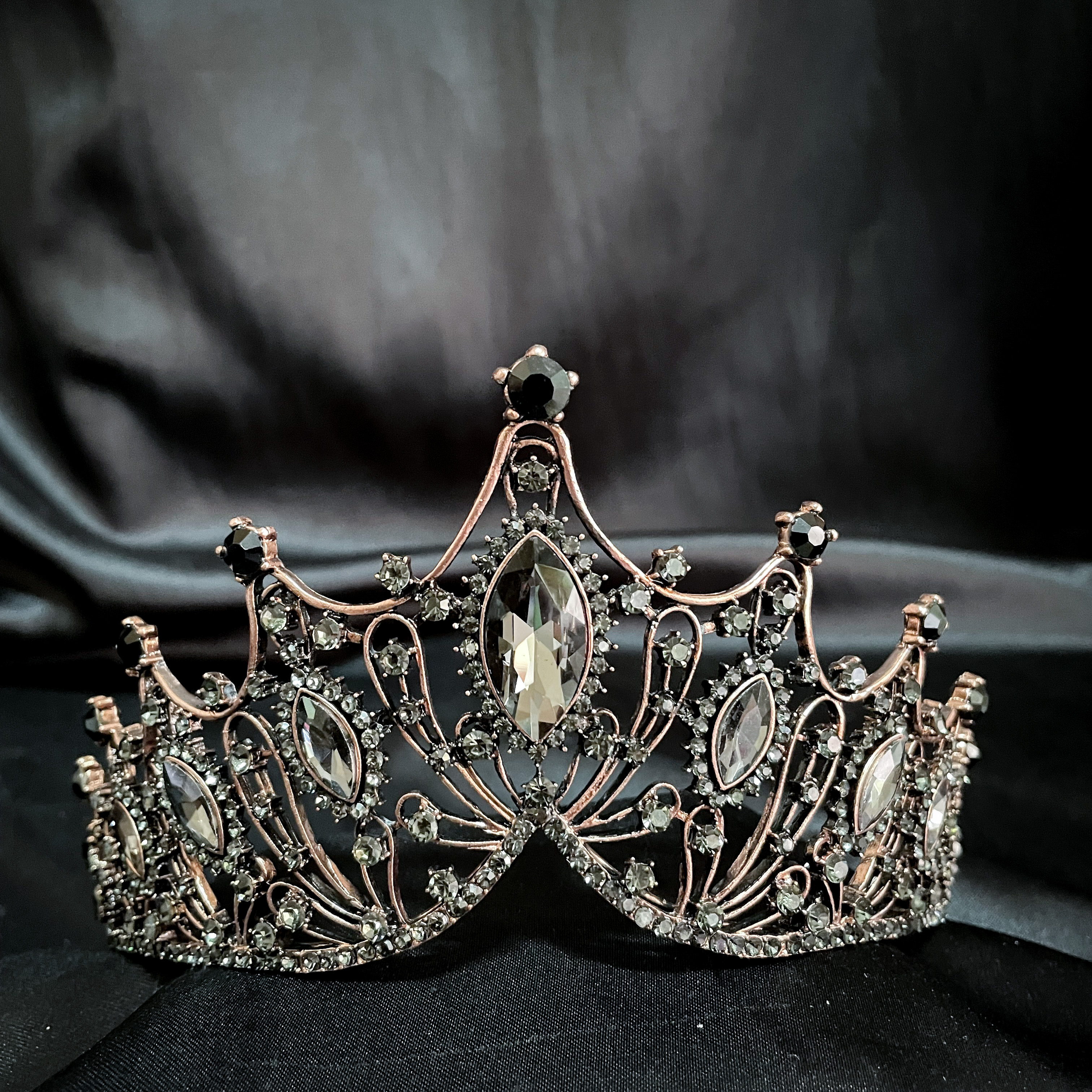 (พร้อมส่ง) มงกุฎสีดำ 303 มงกุฎนางงาม งานสวย ปราณีต QCเพชรทุกเม็ด สินค้าพร้อมส่งจากไทย