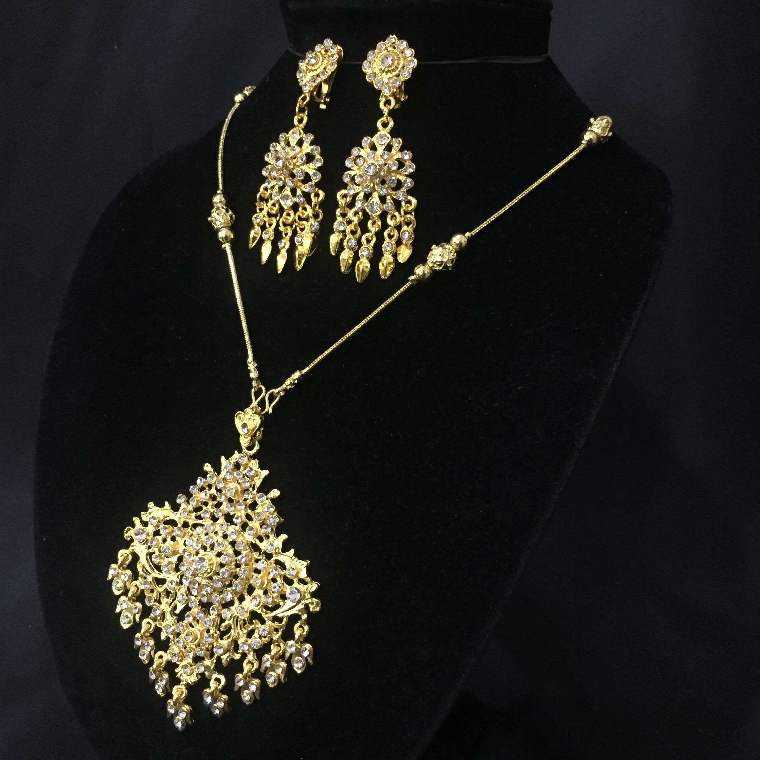 (พร้อมส่ง) เครื่องประดับไทยสร้อยคอ+ต่างหูแบบหนีบ 054