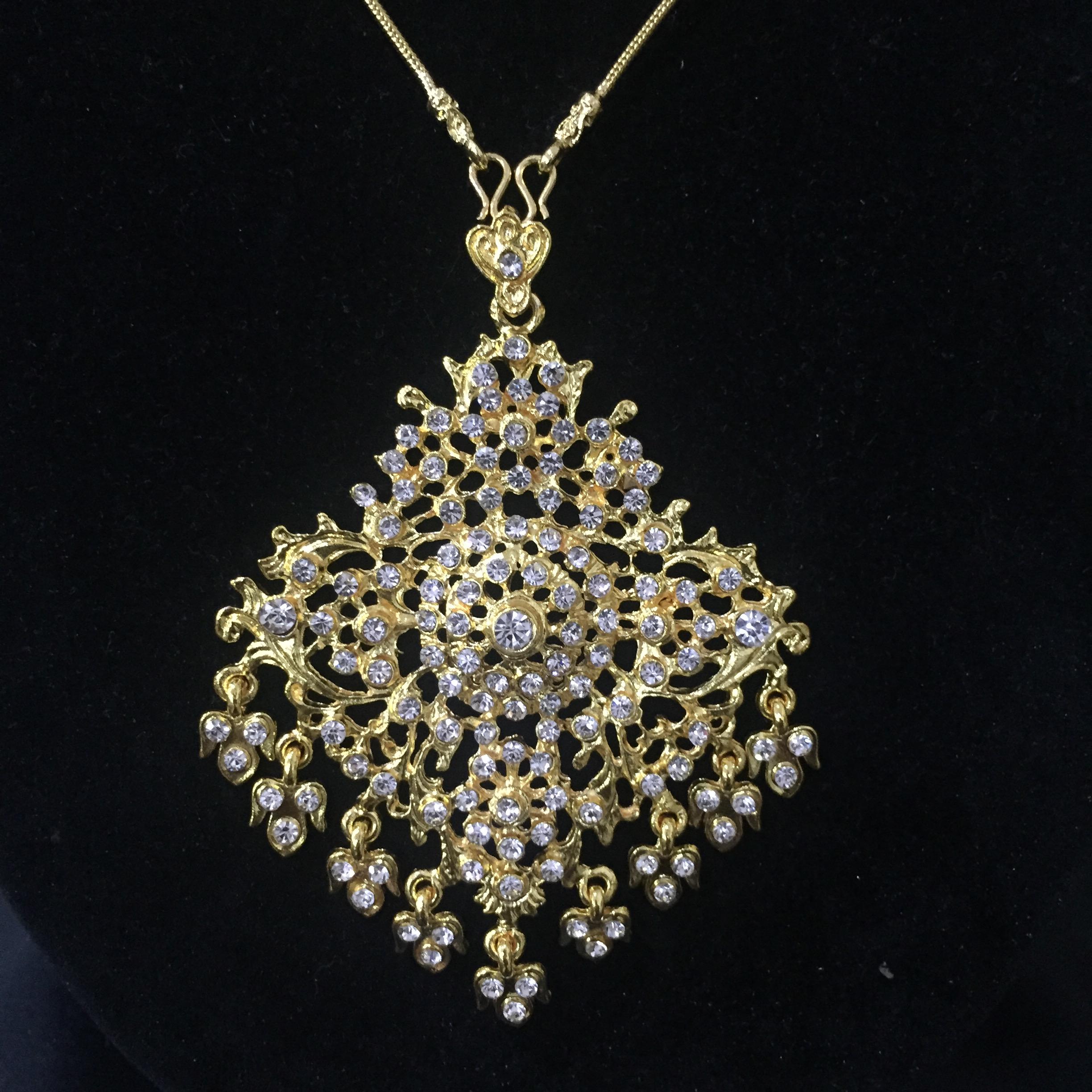 (พร้อมส่ง) เครื่องประดับไทยสร้อยคอ+ต่างหูแบบหนีบ 054