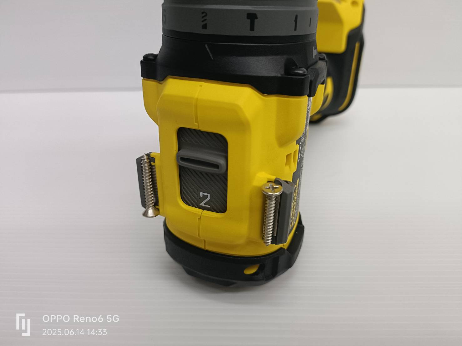STANLEY สว่านกระแทกไร้สายไร้แปรงถ่านV20 SBD726M1K-B1