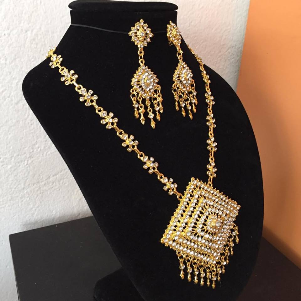 (พร้อมส่ง) เครื่องประดับไทยสร้อยคอ+ต่างหู 009