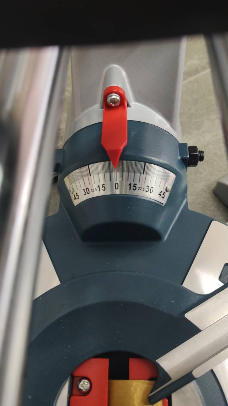 แท่นตัดองศาไร้สาย8" GCM18V-216D BOSCH SOLO