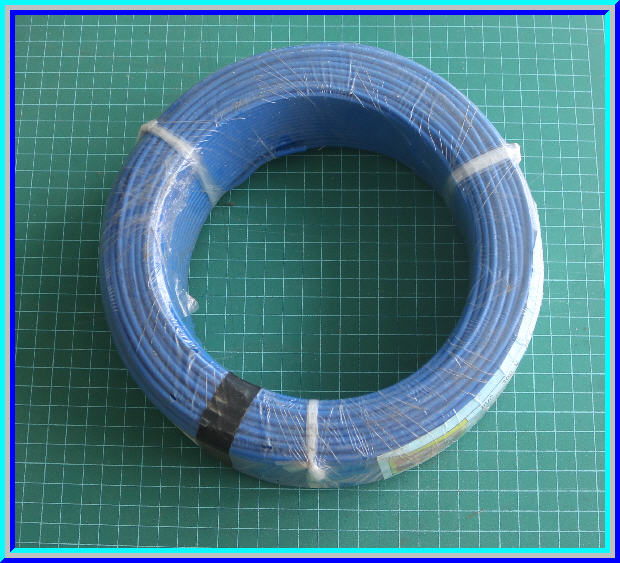 1x สายไฟสีน้ำเงินแบบอ่อน ขนาด 1x 1.5 ตร.มม. ยาว 1 เมตร