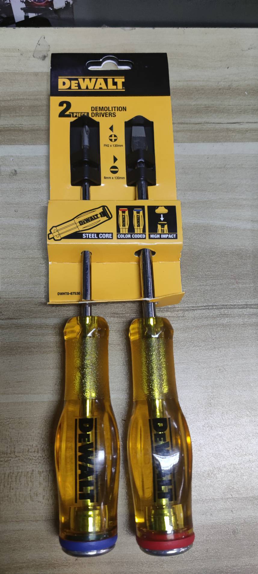 ไขควงตอก2ตัวชุด แฉกและแบน130มม. DWHT0-67530 DEWALT
