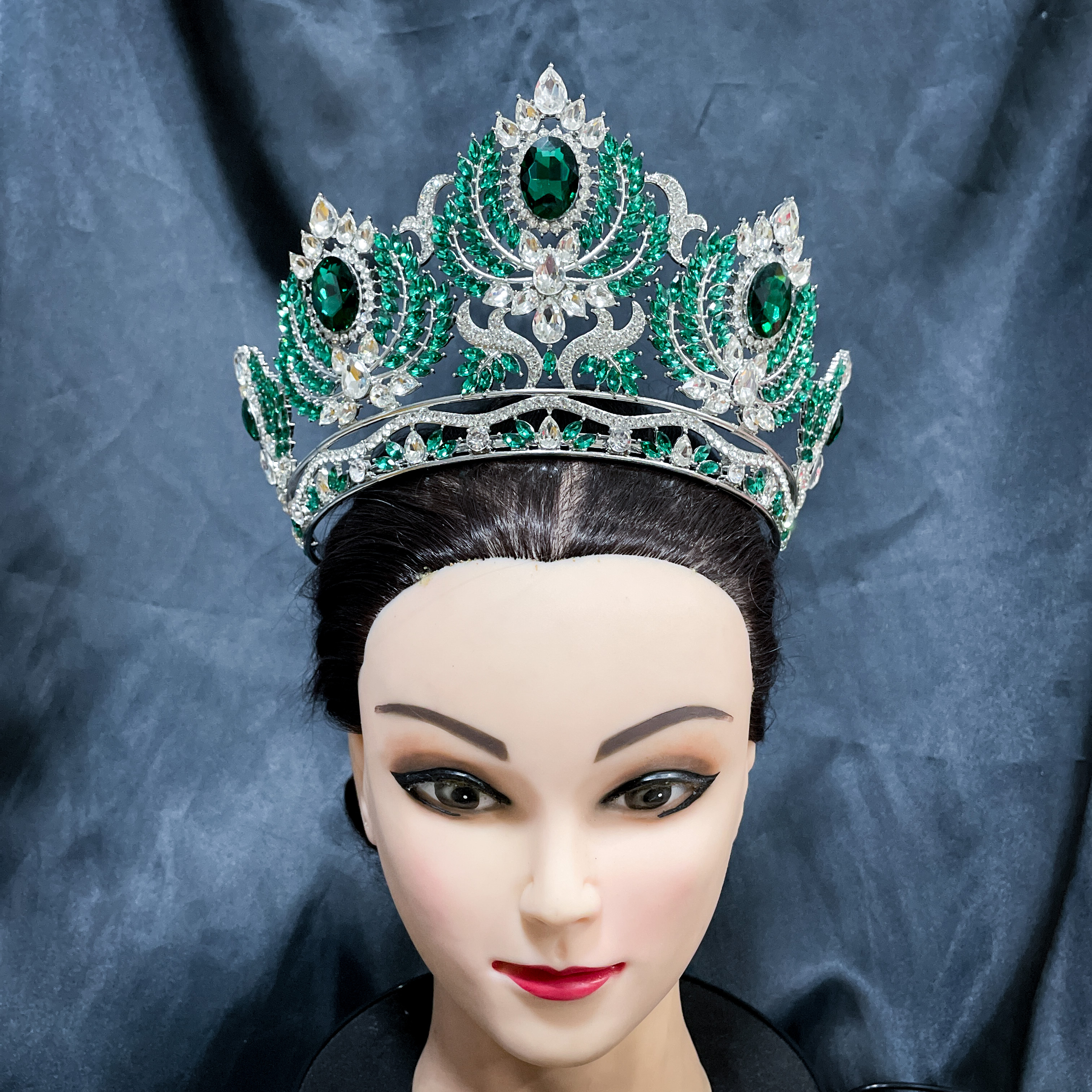 (พร้อมส่ง) มงกุฏ 089 สีเขียว มงกุฎนางงาม มงกุฎเพชร มงกุฎประกวด สินค้าพร้อมส่ง ไม่ต้องรอนาน งานพรีเมี่ยม