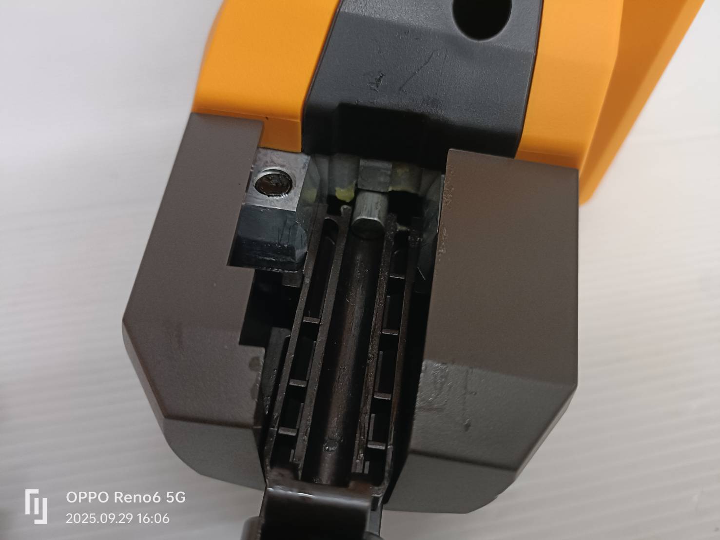 INGCO เครื่องยิงตะปูคอนกรีต40มม 20V CCNLI9005 (ตัวเปล่า)