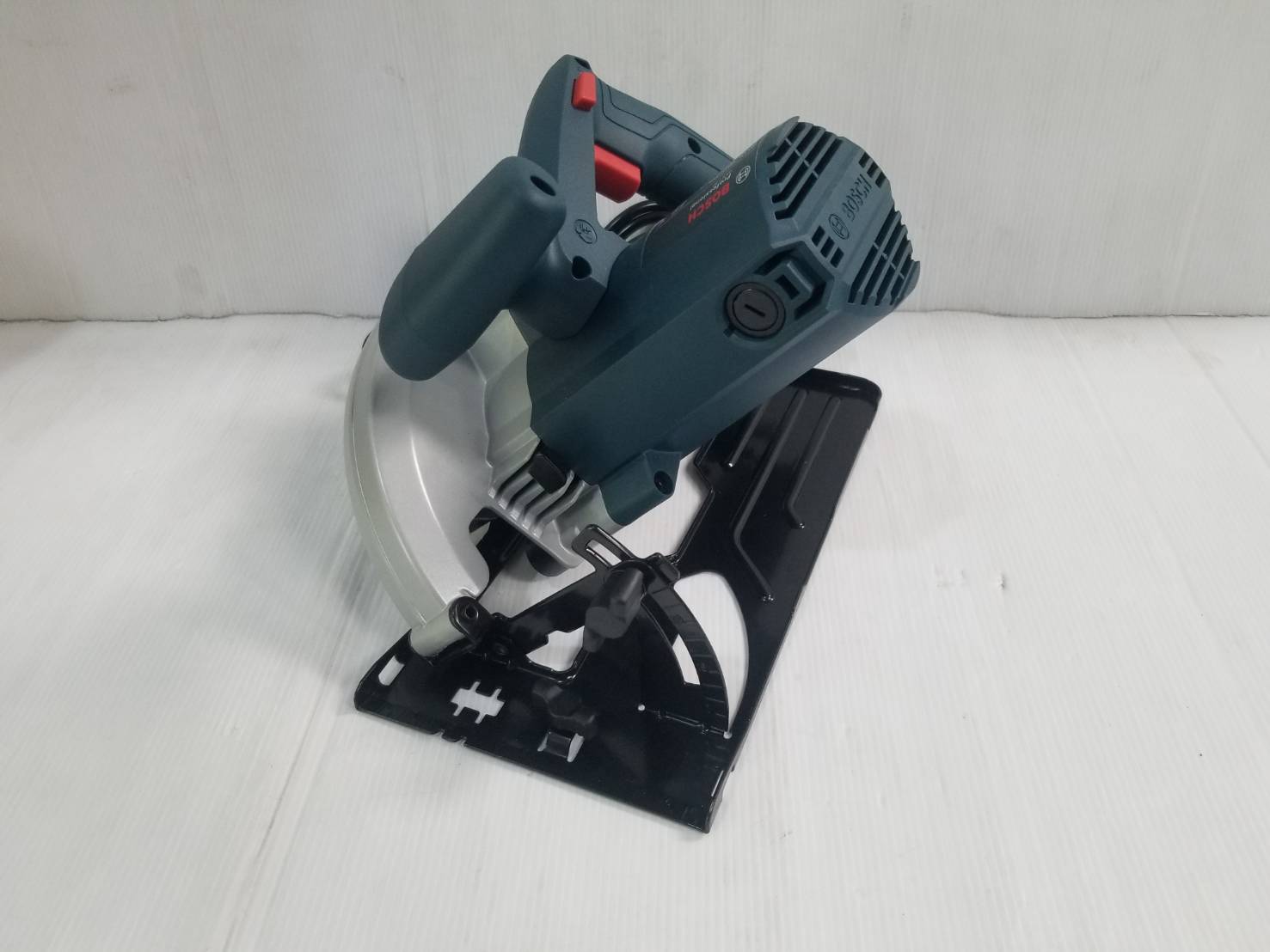 เลื่อยวงเดือน7" GKS130 BOSCH