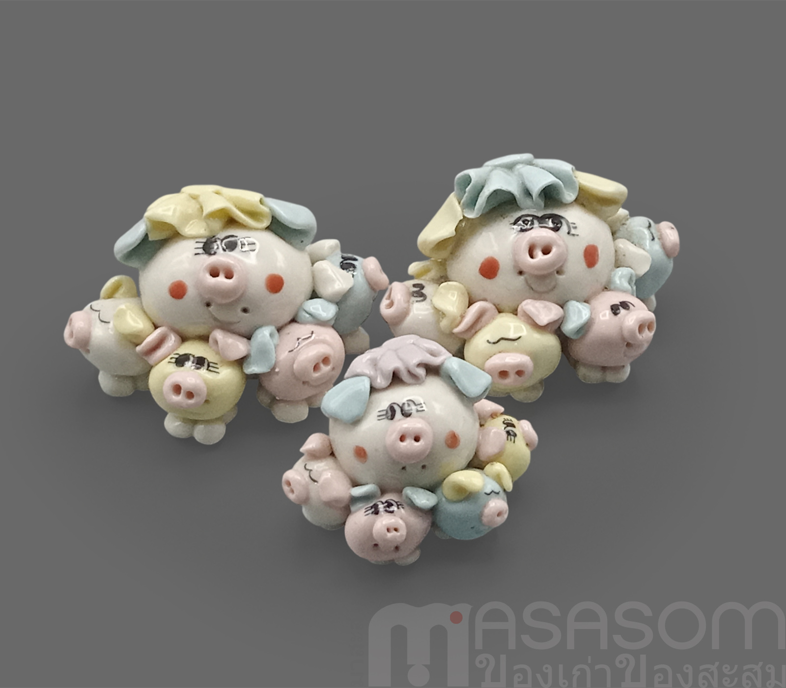 หมูครอบครัวเซรามิค