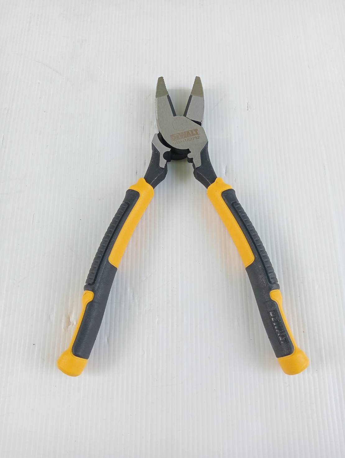 DEWALT คีมปากตรง9.5" Multi-Use DWHT82792-0