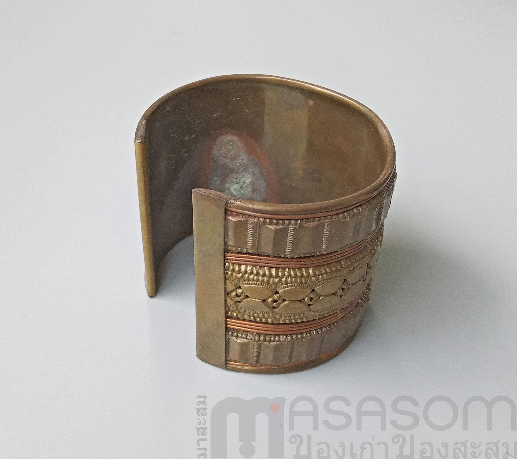 กำไลทองเหลืองของเก่า