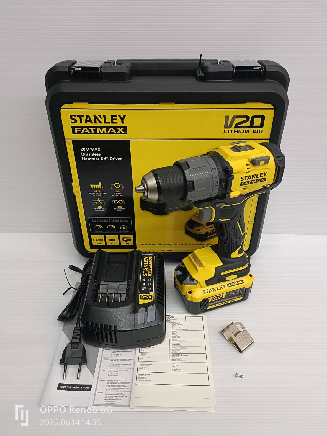 STANLEY สว่านกระแทกไร้สายไร้แปรงถ่านV20 SBD726M1K-B1