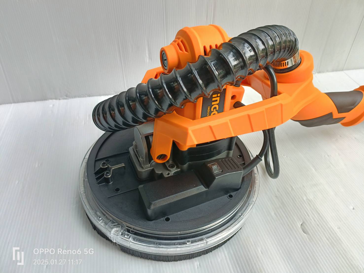 เครื่องขัดผนัง9" DWS10501 INGCO