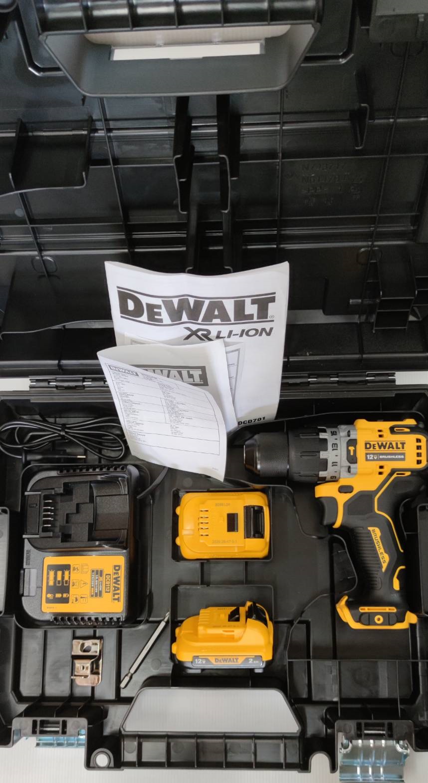 สว่านกระแทก12V DCD706D2 DEWALT