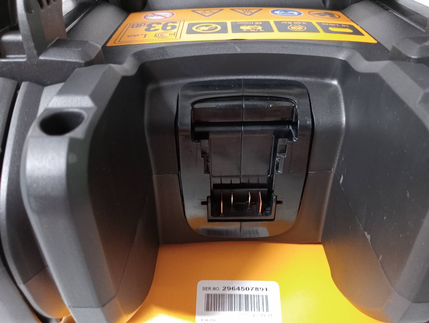DEWALT รุ่น DCC1020N-KR ปั๊มลมไร้สายไร้แปรงถ่าน 10 ลิตร 20V Max Flexvolt Advantage เฉพาะตัวเครื่อง